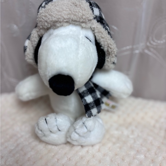 Peanuts Snoopy Beagle League Crewneck Sweatshirt Unisex M, and Snoopy Plush Toy - Picture 13 of 14